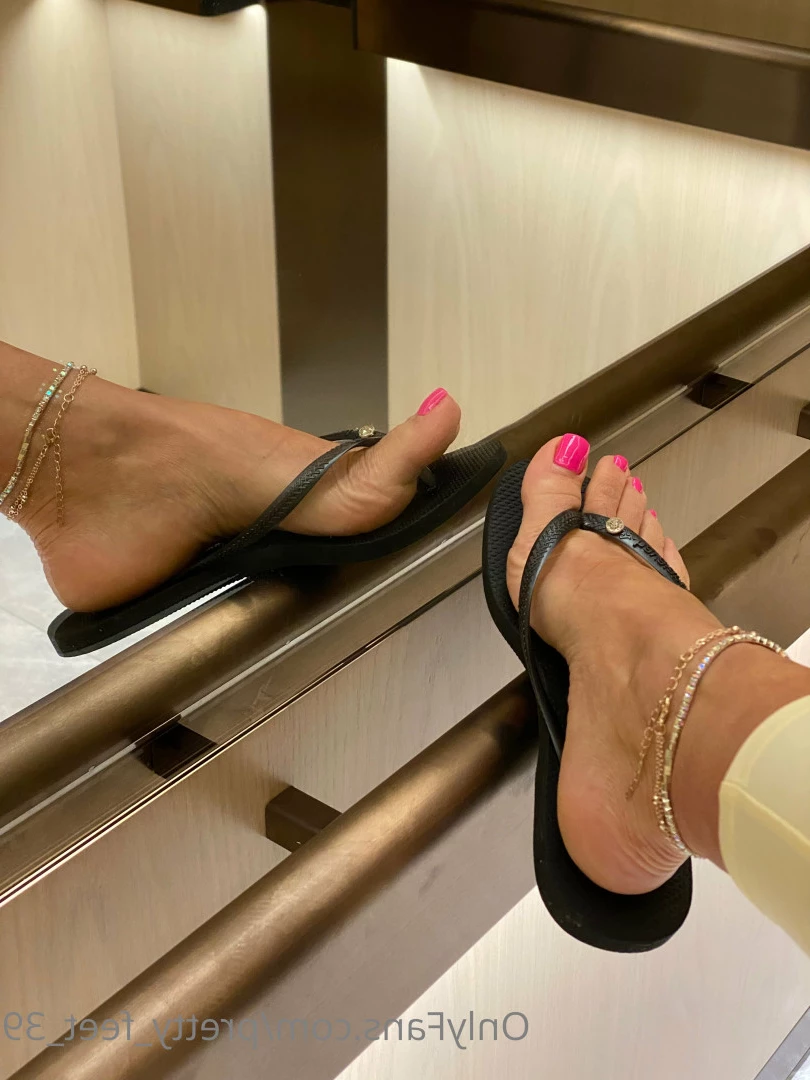 Goddess Vanessa [ pretty_feet_39 ] Onlyfans leaked photo 7166624 on Hotleaks.tv
