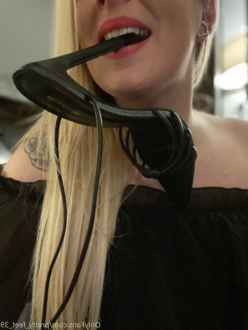 Goddess Vanessa [ pretty_feet_39 ] Onlyfans leaked photo 7166705 on Hotleaks.tv