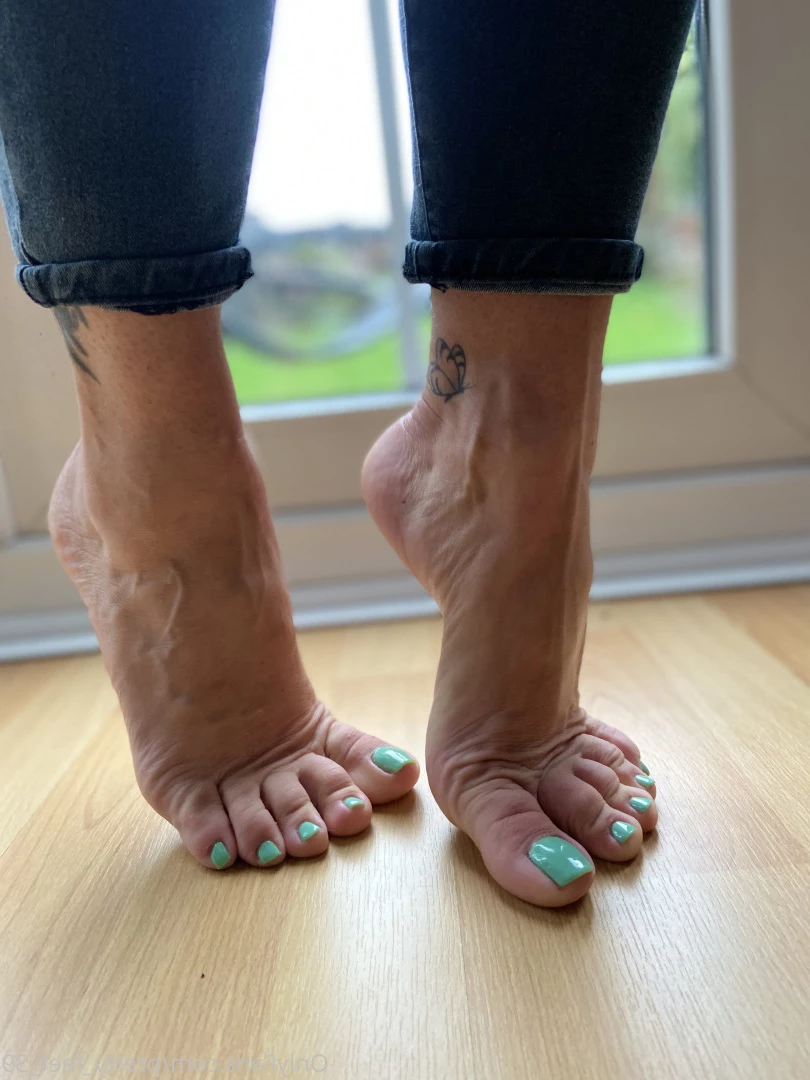 Goddess Vanessa [ pretty_feet_39 ] Onlyfans leaked photo 7167413 on Hotleaks.tv