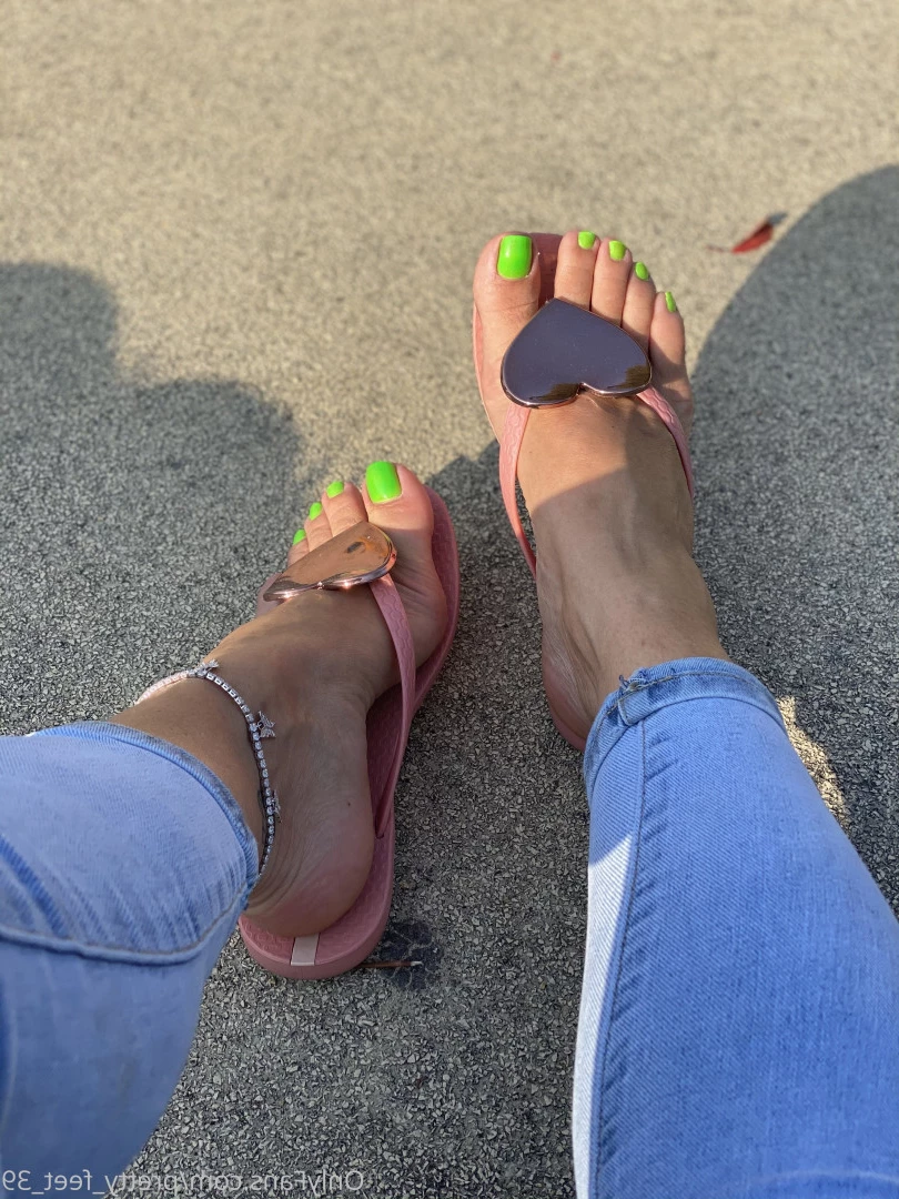 Goddess Vanessa [ pretty_feet_39 ] Onlyfans leaked photo 7169961 on Hotleaks.tv