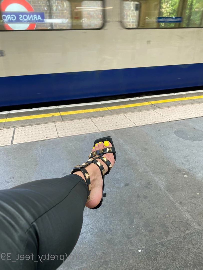 Goddess Vanessa [ pretty_feet_39 ] Onlyfans leaked photo 7173301 on Hotleaks.tv