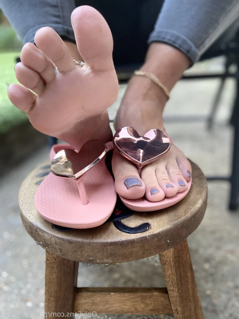 Goddess Vanessa [ pretty_feet_39 ] Onlyfans leaked photo 7173313 on Hotleaks.tv
