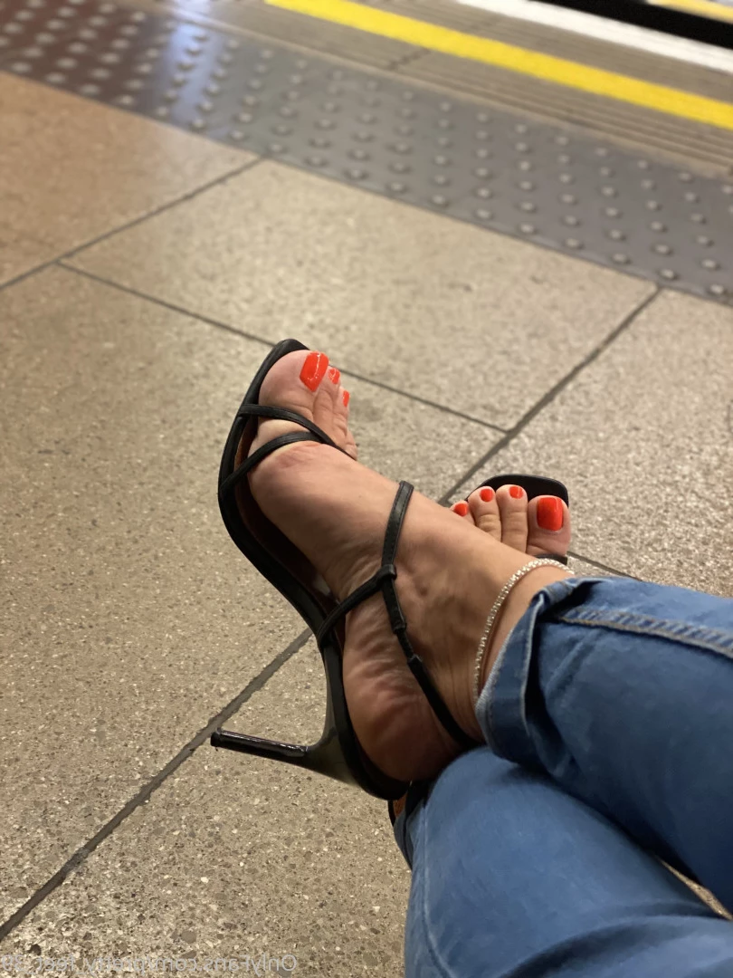 Goddess Vanessa [ pretty_feet_39 ] Onlyfans leaked photo 7174676 on Hotleaks.tv