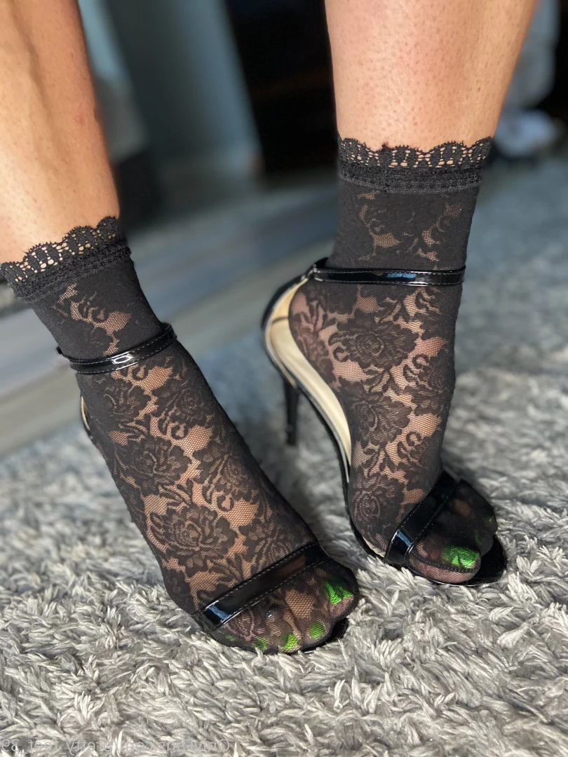 Goddess Vanessa [ pretty_feet_39 ] Onlyfans leaked photo 7175289 on Hotleaks.tv