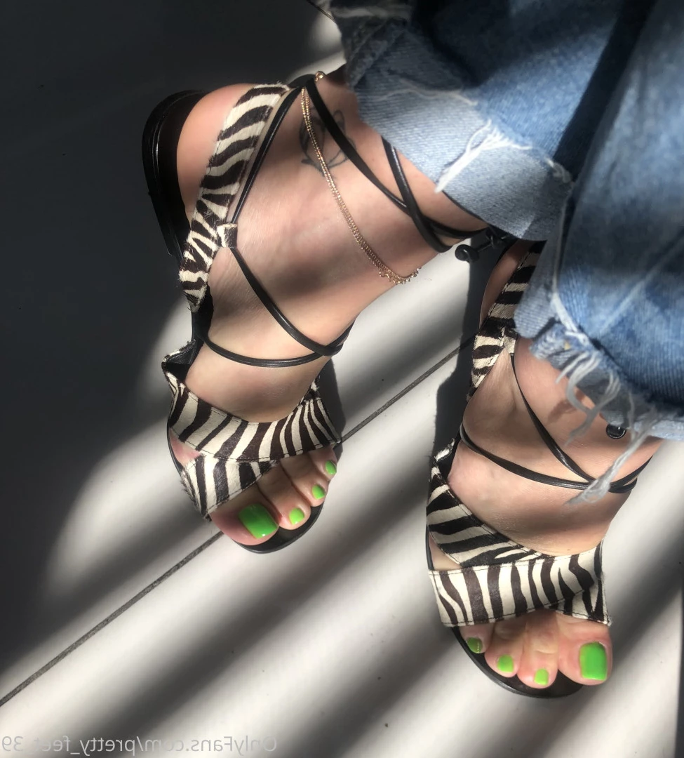 Goddess Vanessa [ pretty_feet_39 ] Onlyfans leaked photo 7176879 on Hotleaks.tv