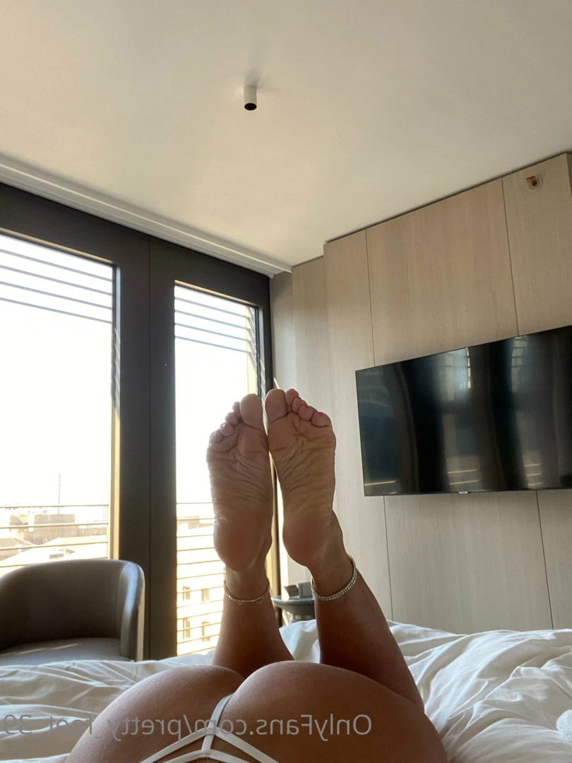 Goddess Vanessa [ pretty_feet_39 ] Onlyfans leaked photo 7177681 on Hotleaks.tv