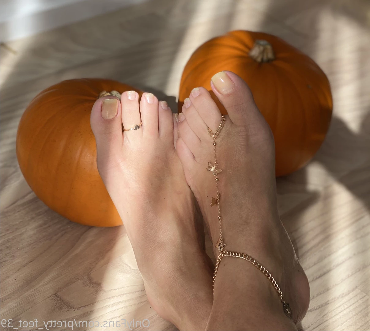 Goddess Vanessa [ pretty_feet_39 ] Onlyfans leaked photo 7181446 on Hotleaks.tv