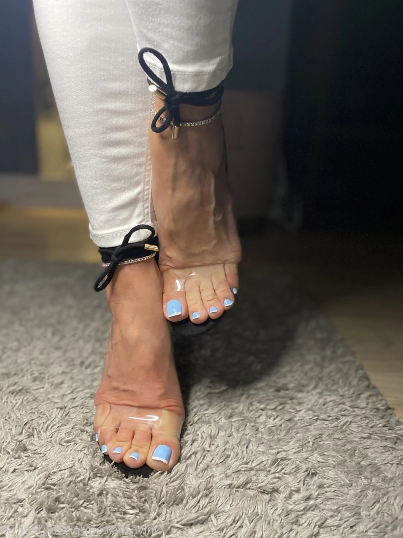 Goddess Vanessa [ pretty_feet_39 ] Onlyfans leaked photo 7183417 on Hotleaks.tv