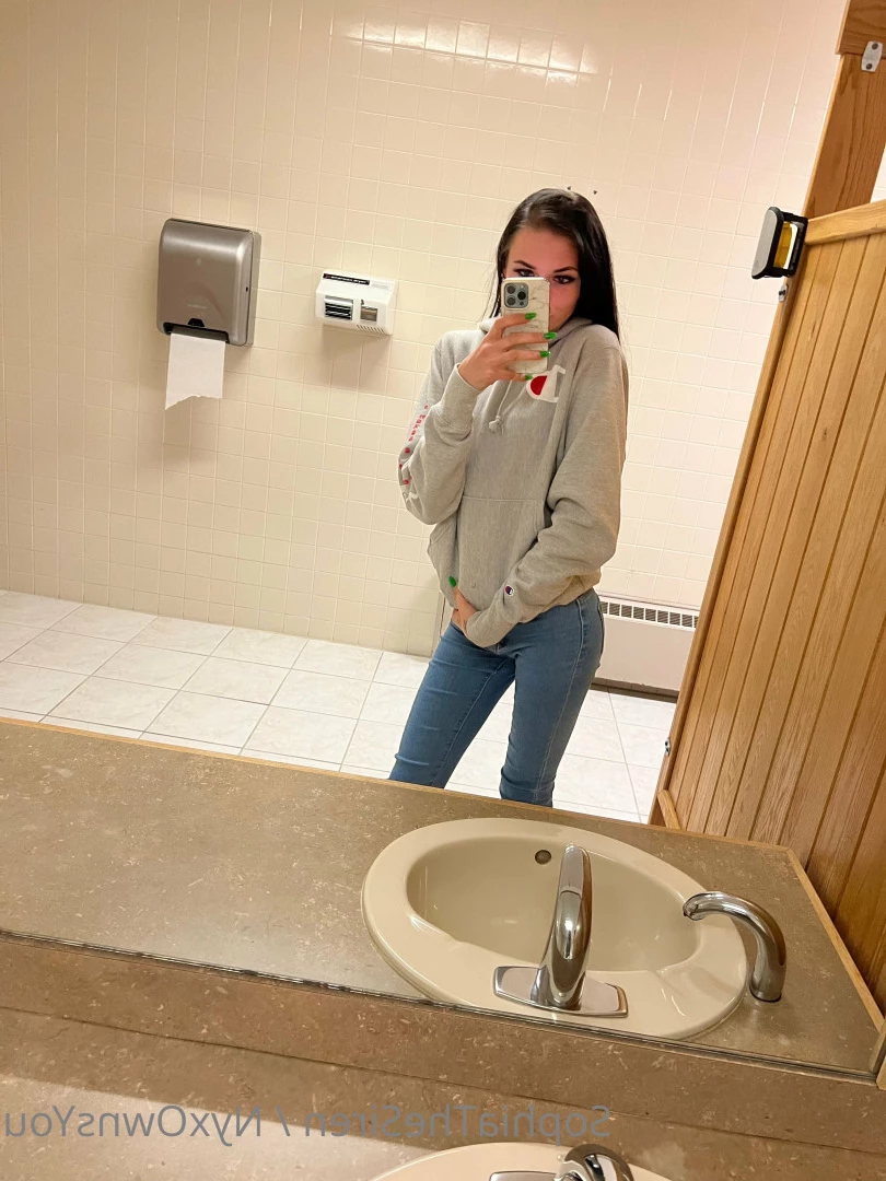 Miss Sophia Nyx 💰 [ sophiaisspoiled ] Onlyfans leaked photo 7088562 on Hotleaks.tv