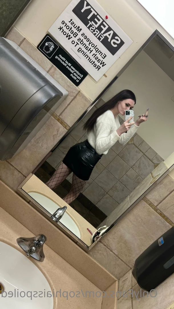 Miss Sophia Nyx 💰 [ sophiaisspoiled ] Onlyfans leaked photo 7088696 on Hotleaks.tv
