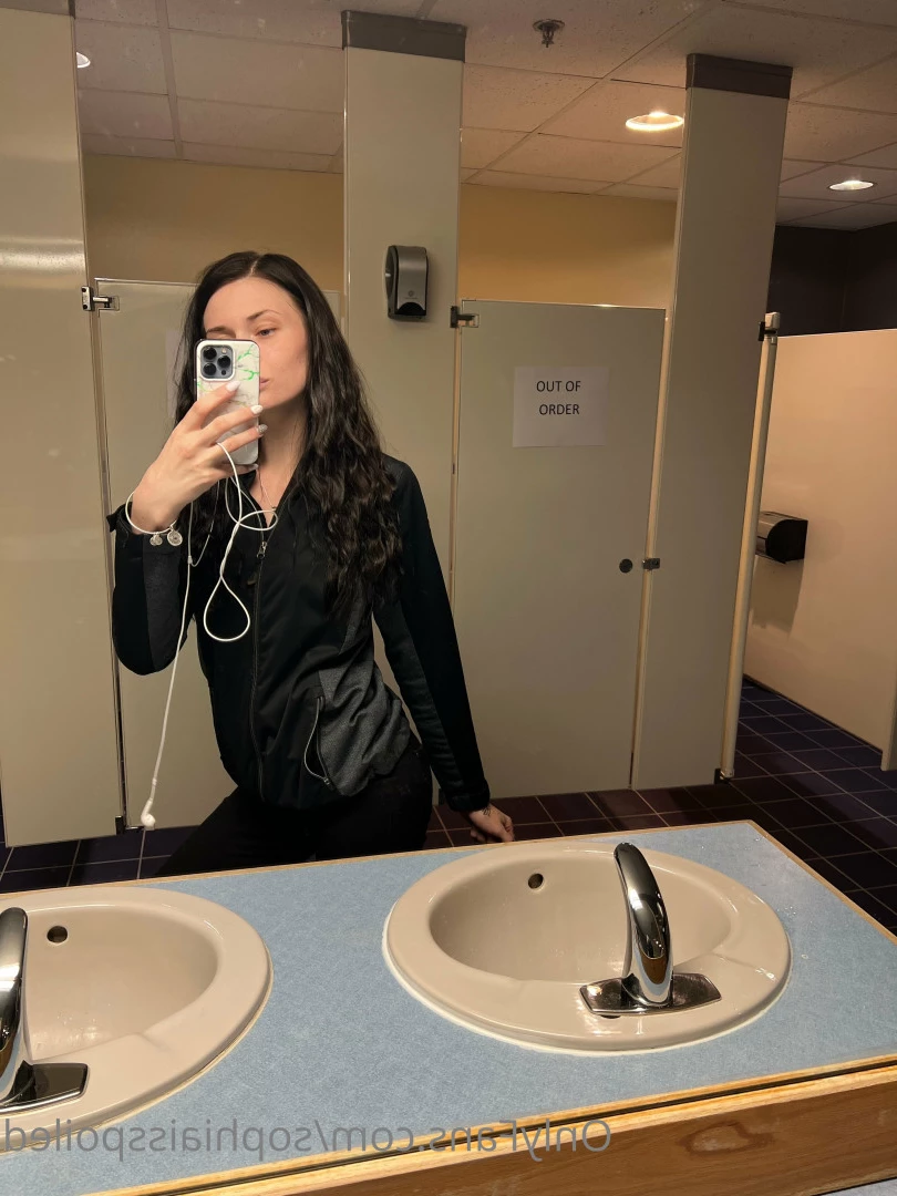 Miss Sophia Nyx 💰 [ sophiaisspoiled ] Onlyfans leaked photo 7096037 on Hotleaks.tv