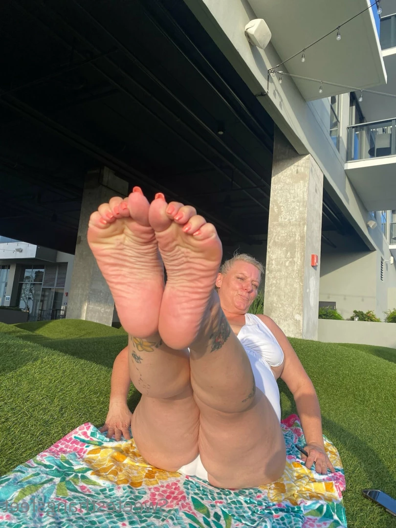 Goddess Rhonda [ sweetesthangsfeet ] Onlyfans leaked photo 7022688 on Hotleaks.tv