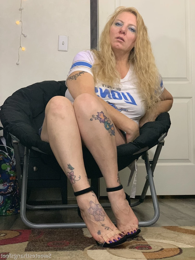 Goddess Rhonda [ sweetesthangsfeet ] Onlyfans leaked photo 7046422 on Hotleaks.tv