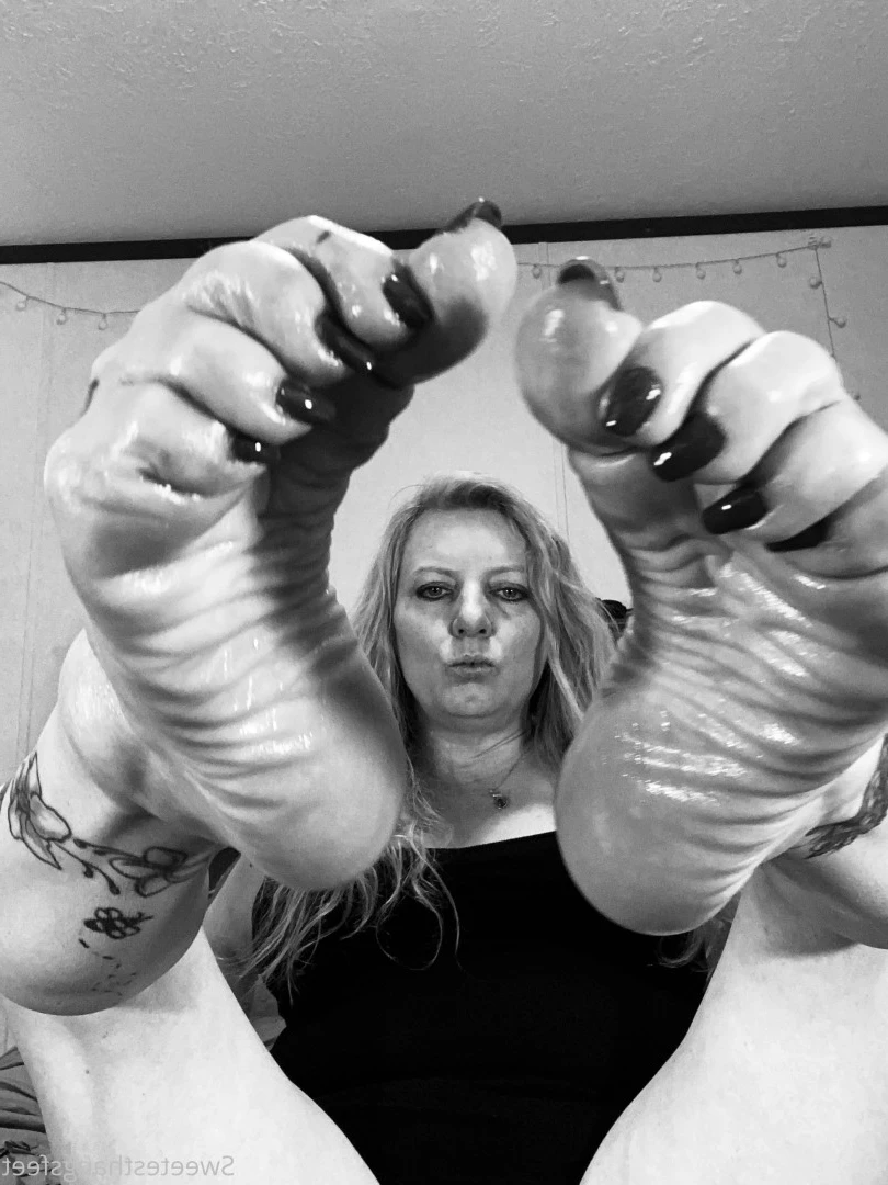 Goddess Rhonda [ sweetesthangsfeet ] Onlyfans leaked photo 7054483 on Hotleaks.tv
