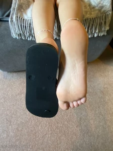 6568933