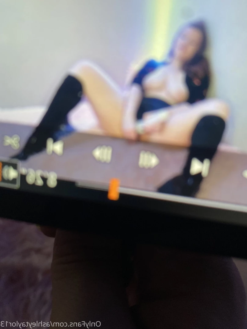 ashleytaylor13 Onlyfans leaked photo 14885926 on Hotleaks.tv