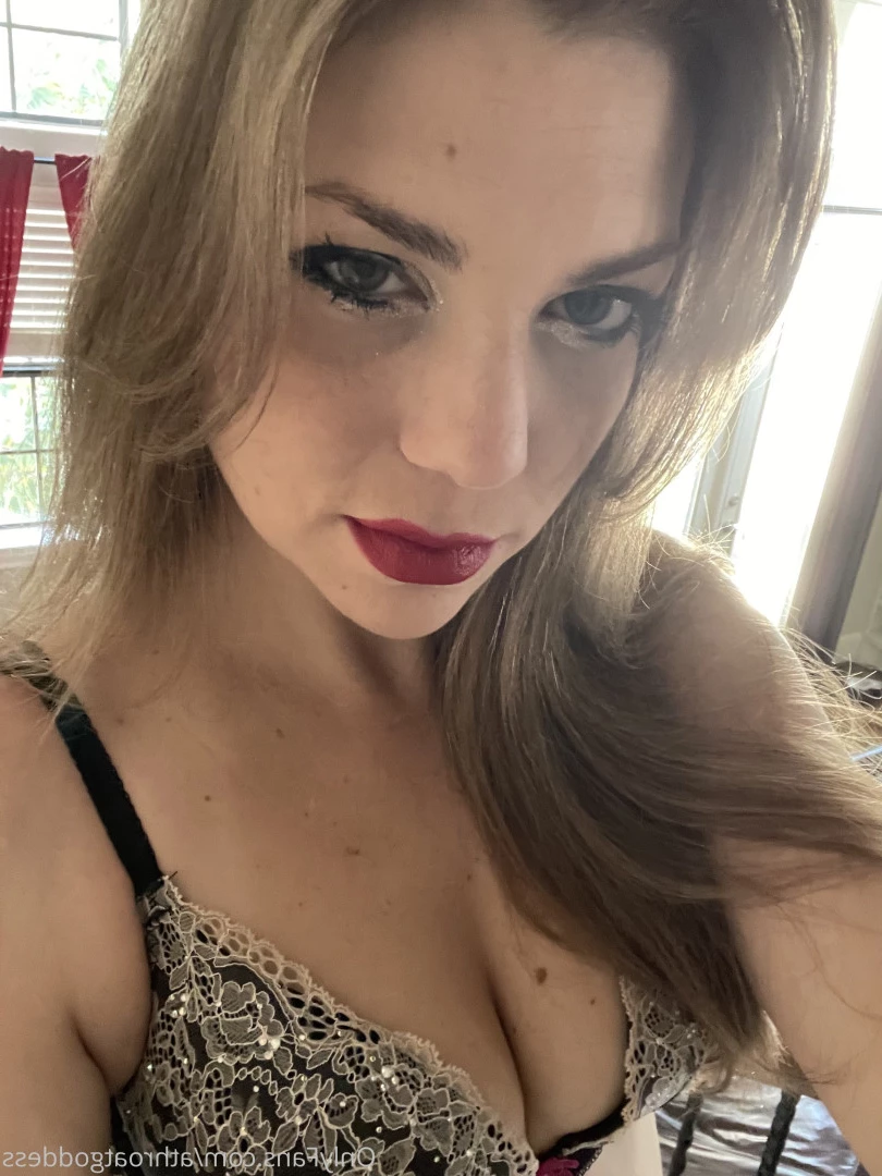 throatgoddess [ athroatgoddess ] Onlyfans leaked photo 9467436 on Hotleaks.tv