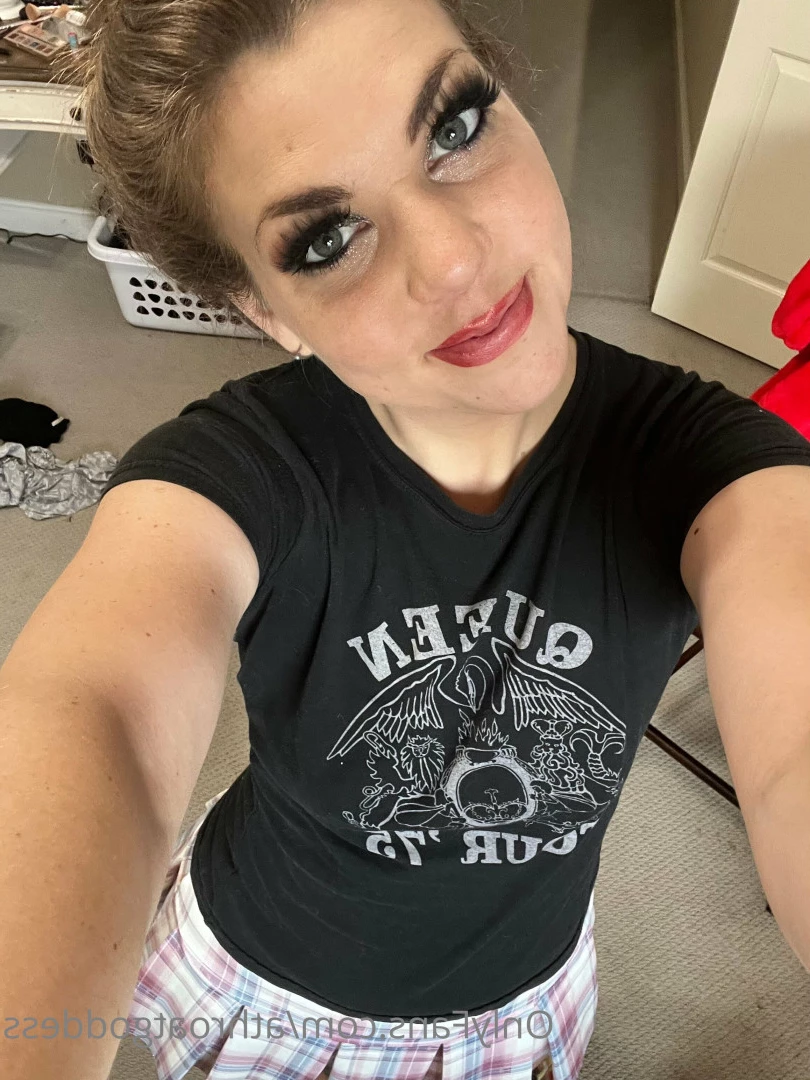 throatgoddess [ athroatgoddess ] Onlyfans leaked photo 9470898 on Hotleaks.tv