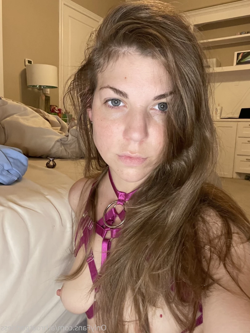 throatgoddess [ athroatgoddess ] Onlyfans leaked photo 9475348 on Hotleaks.tv