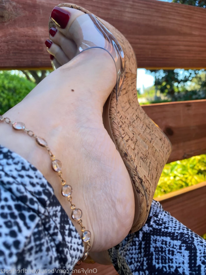 beautyandherfeetz Onlyfans leaked photo 12782590 on Hotleaks.tv