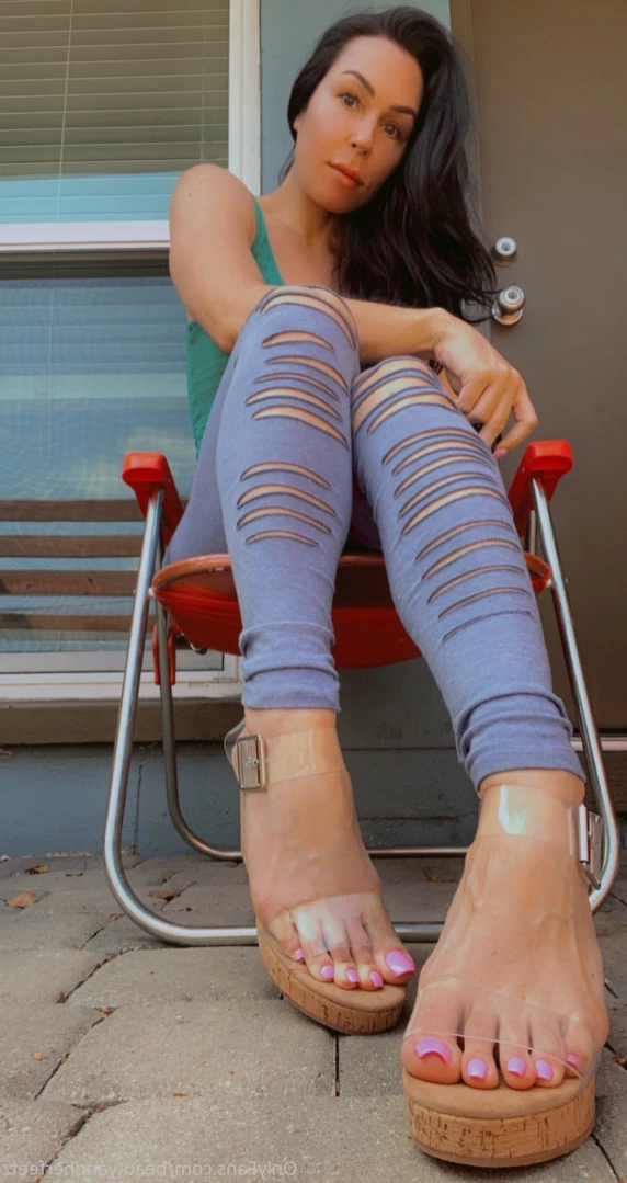beautyandherfeetz Onlyfans leaked photo 14821275 on Hotleaks.tv