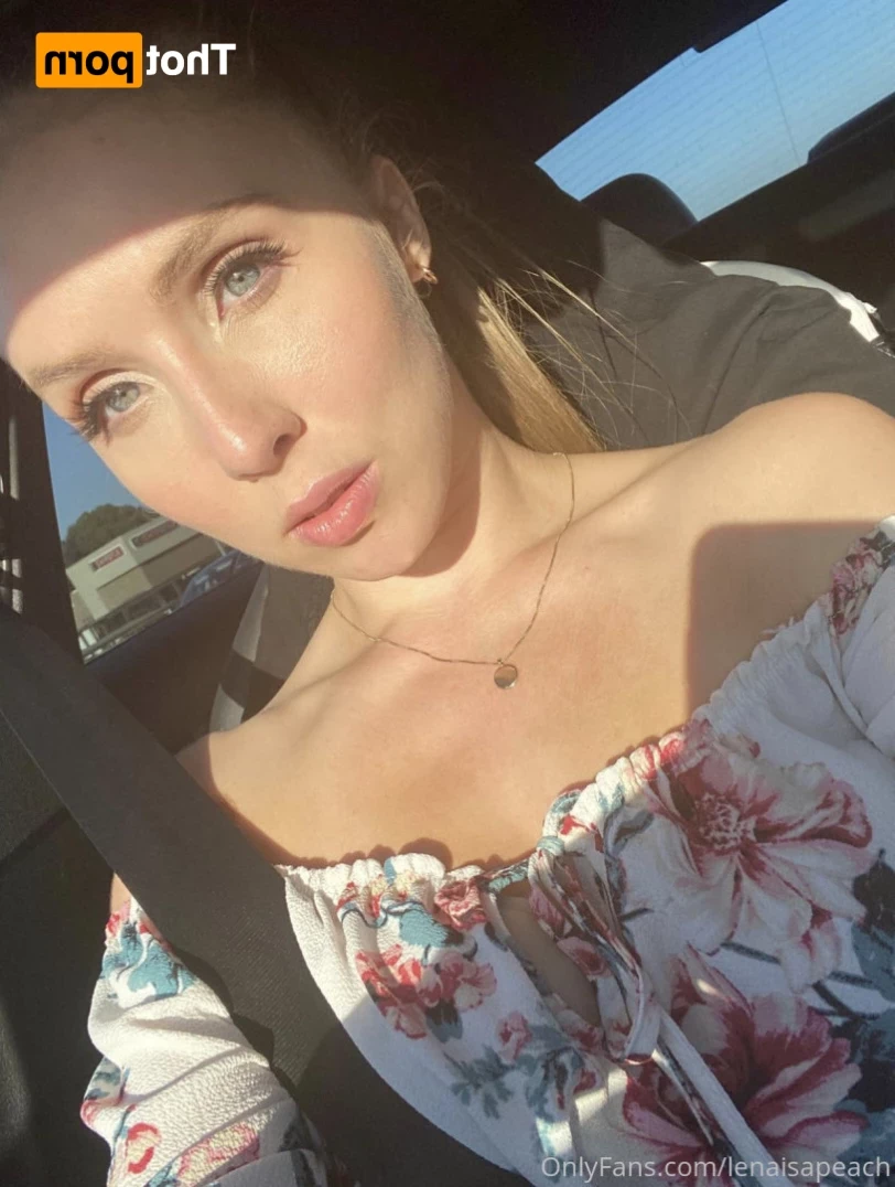 Lena Paul [ lenaisapeach ] Onlyfans leaked photo 14848011 on Hotleaks.tv