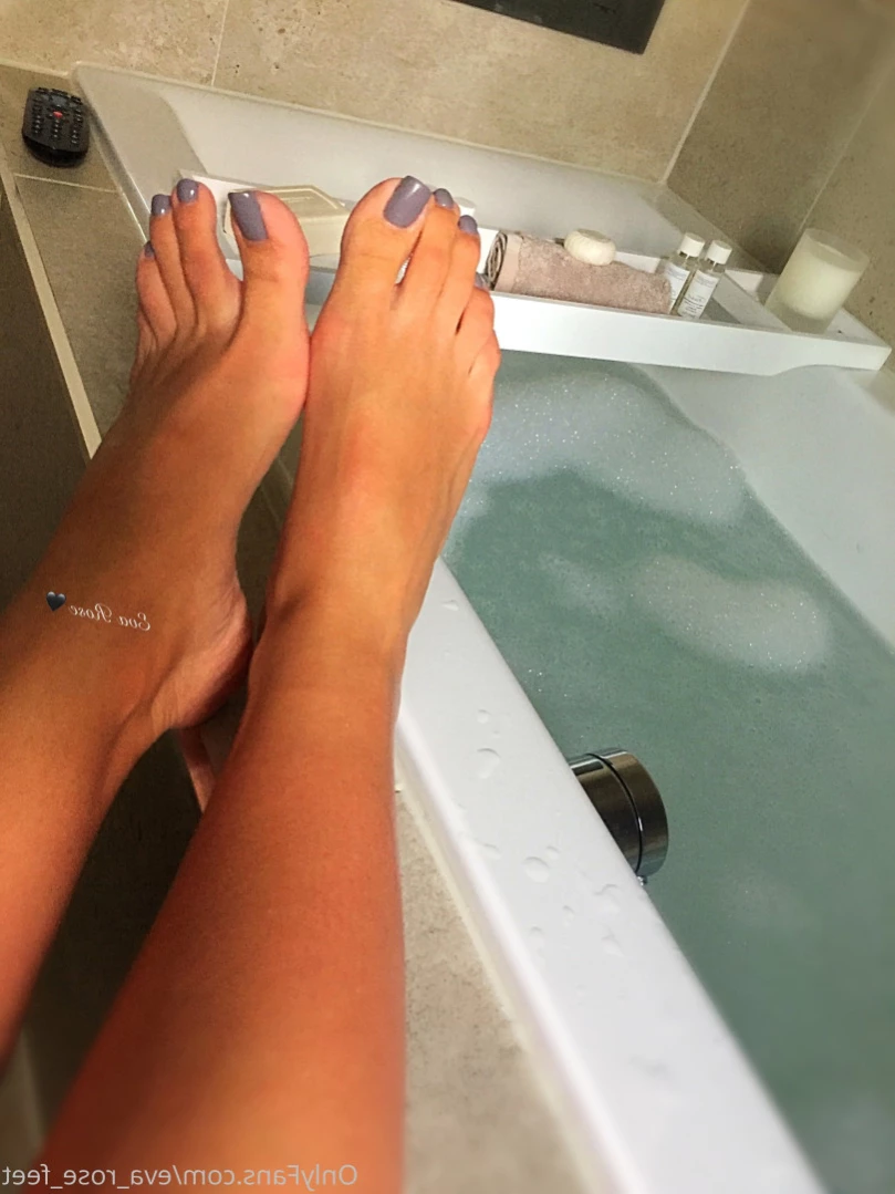 E [ eva_rose_feet ] Onlyfans leaked photo 14185028 on Hotleaks.tv