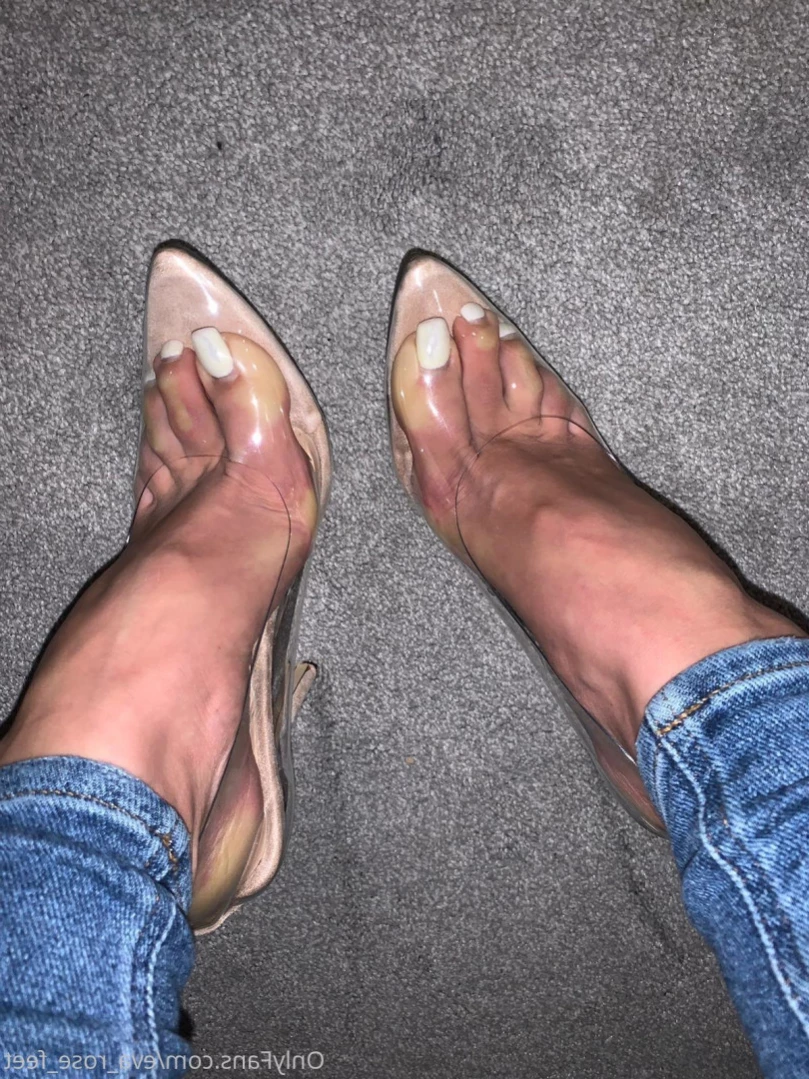 E [ eva_rose_feet ] Onlyfans leaked photo 14185218 on Hotleaks.tv