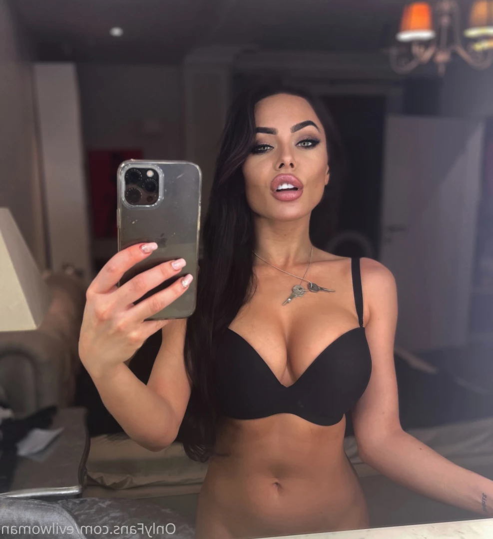 Evil Woman [ evilwoman ] Onlyfans leaked photo 14368950 on Hotleaks.tv