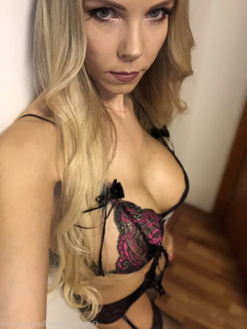 Florane Russell [ floranerussell ] Onlyfans leaked photo 15731516 on Hotleaks.tv