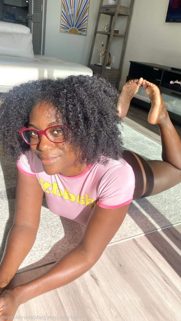 Goddess Nikki [ goddessnikkisoles ] Onlyfans leaked photo 7931422 on Hotleaks.tv