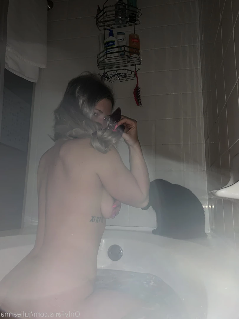 Julie Anna 🦄 [ julieannafleming ] Onlyfans leaked photo 7878260 on Hotleaks.tv