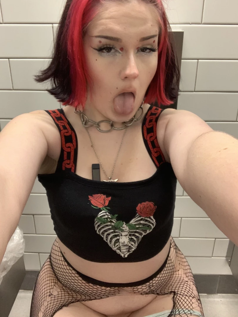 Love Roberts &lt;3 [ loverobertss ] Onlyfans leaked photo 9136584 on Hotleaks.tv