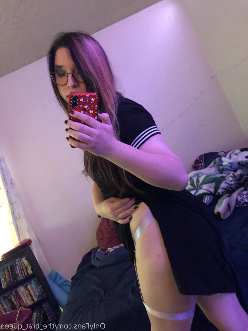 𝔱𝔥𝔢 𝔅𝔯𝔞𝔱 𝔔𝔲𝔢𝔢𝔫 🖤💀🏳️‍⚧️ [ the_brat_queen ] Onlyfans leaked photo 9063572 on Hotleaks.tv