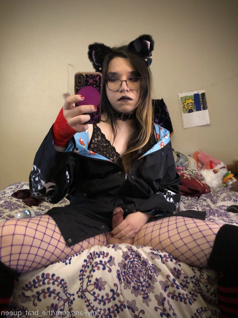 𝔱𝔥𝔢 𝔅𝔯𝔞𝔱 𝔔𝔲𝔢𝔢𝔫 🖤💀🏳️‍⚧️ [ the_brat_queen ] Onlyfans leaked photo 9066673 on Hotleaks.tv