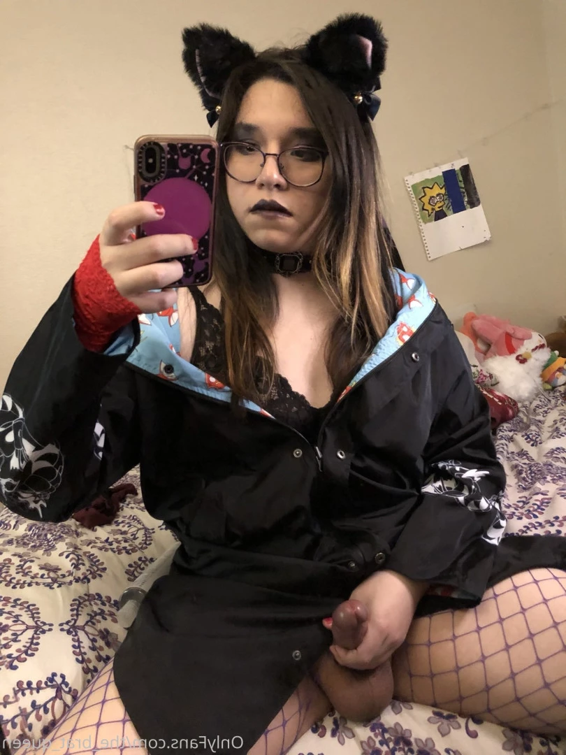 𝔱𝔥𝔢 𝔅𝔯𝔞𝔱 𝔔𝔲𝔢𝔢𝔫 🖤💀🏳️‍⚧️ [ the_brat_queen ] Onlyfans leaked photo 9066763 on Hotleaks.tv