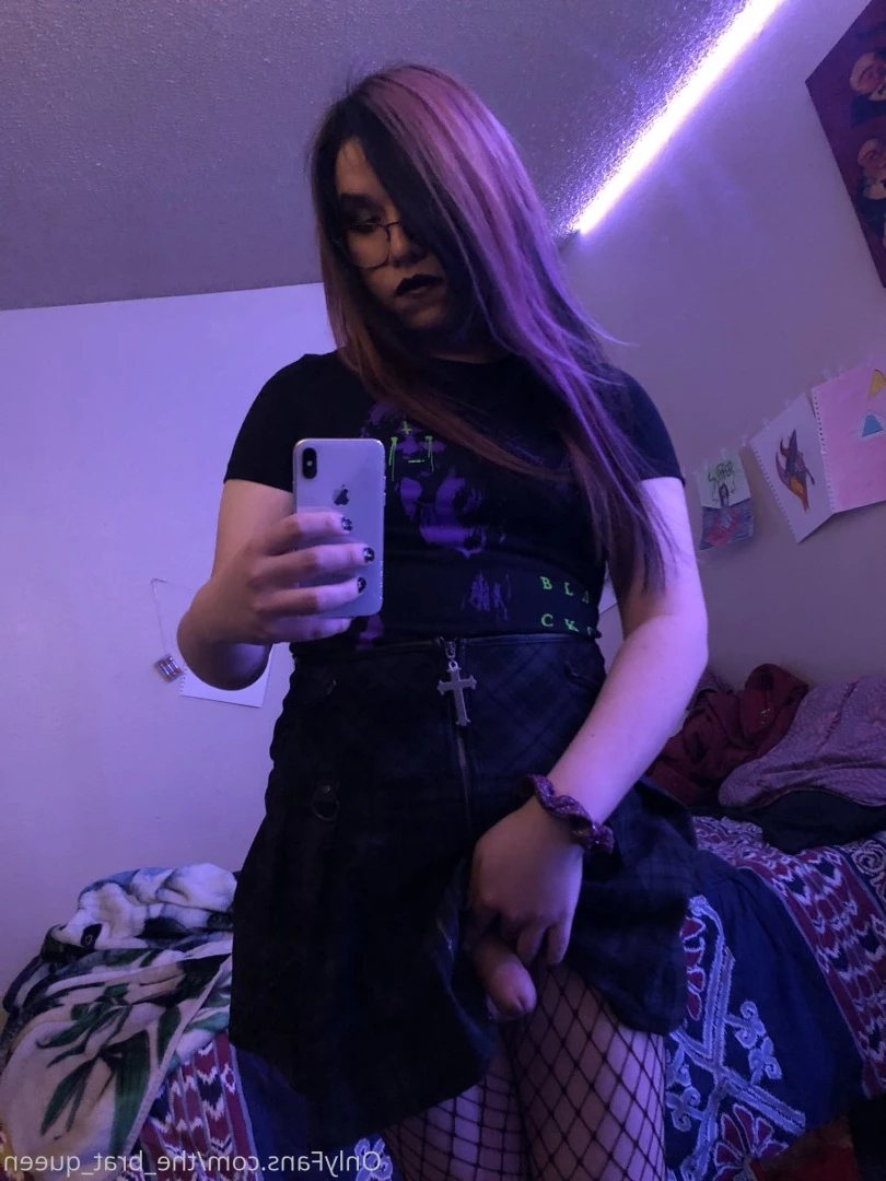 𝔱𝔥𝔢 𝔅𝔯𝔞𝔱 𝔔𝔲𝔢𝔢𝔫 🖤💀🏳️‍⚧️ [ the_brat_queen ] Onlyfans leaked photo 9067040 on Hotleaks.tv