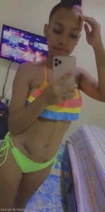 721599