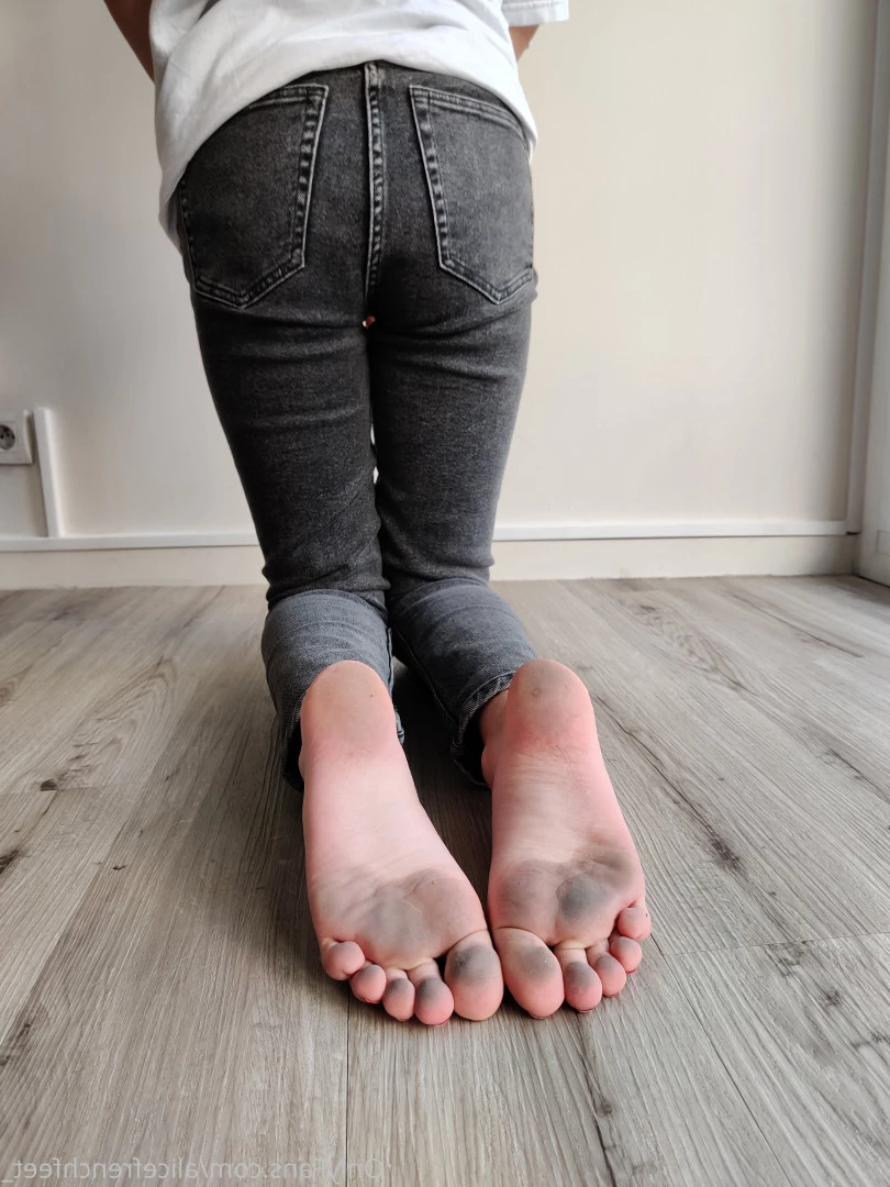 alicefrenchfeet [ alice.frenchfeet ] Onlyfans leaked photo 8824360 on Hotleaks.tv