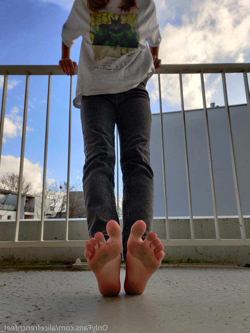 alicefrenchfeet [ alice.frenchfeet ] Onlyfans leaked photo 8824386 on Hotleaks.tv