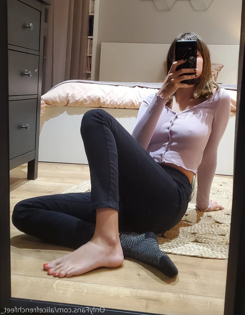 alicefrenchfeet [ alice.frenchfeet ] Onlyfans leaked photo 8824782 on Hotleaks.tv