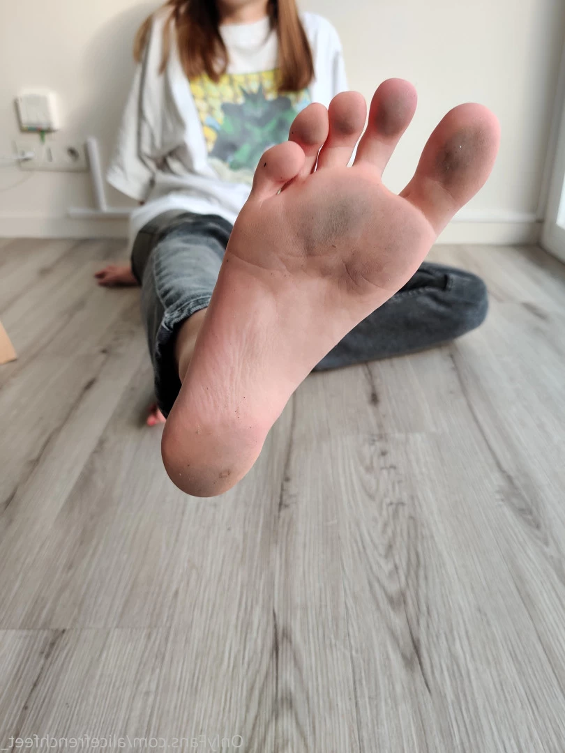 alicefrenchfeet [ alice.frenchfeet ] Onlyfans leaked photo 8824807 on Hotleaks.tv