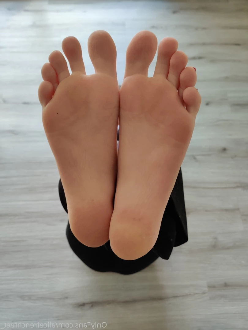 alicefrenchfeet [ alice.frenchfeet ] Onlyfans leaked photo 8825387 on Hotleaks.tv