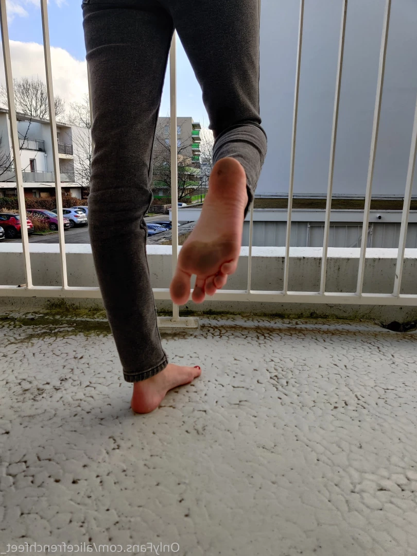 alicefrenchfeet [ alice.frenchfeet ] Onlyfans leaked photo 8825918 on Hotleaks.tv