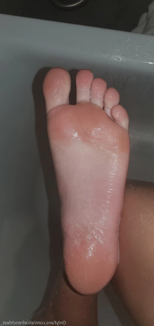alicefrenchfeet [ alice.frenchfeet ] Onlyfans leaked photo 8825985 on Hotleaks.tv