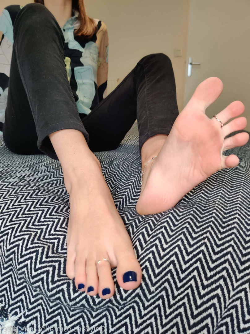 alicefrenchfeet [ alice.frenchfeet ] Onlyfans leaked photo 8826175 on Hotleaks.tv