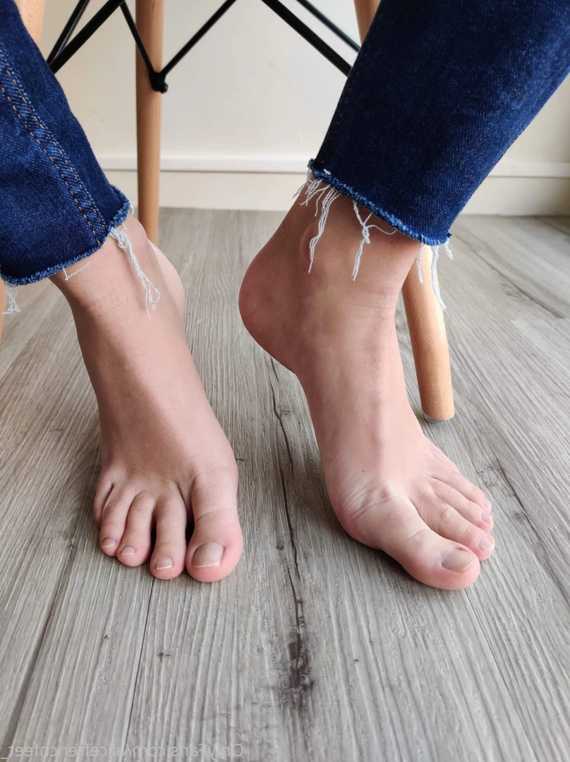 alicefrenchfeet [ alice.frenchfeet ] Onlyfans leaked photo 8826243 on Hotleaks.tv