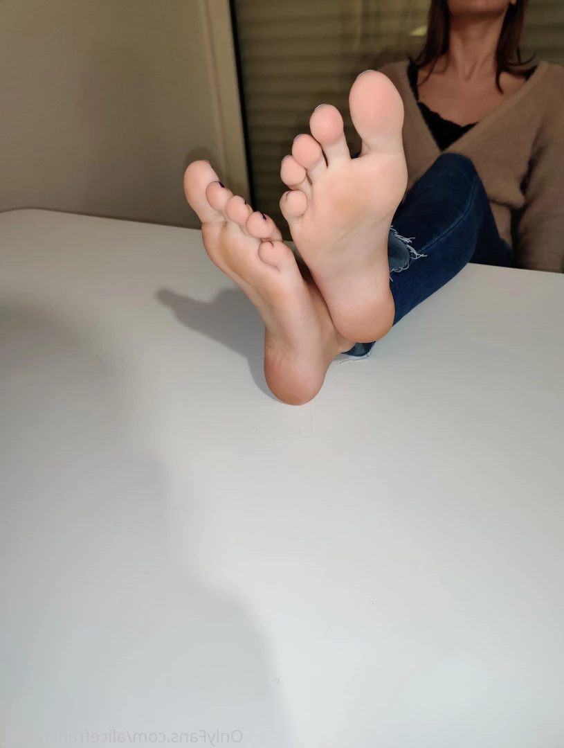 alicefrenchfeet [ alice.frenchfeet ] Onlyfans leaked photo 8827252 on Hotleaks.tv