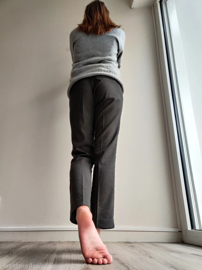 alicefrenchfeet [ alice.frenchfeet ] Onlyfans leaked photo 8827576 on Hotleaks.tv