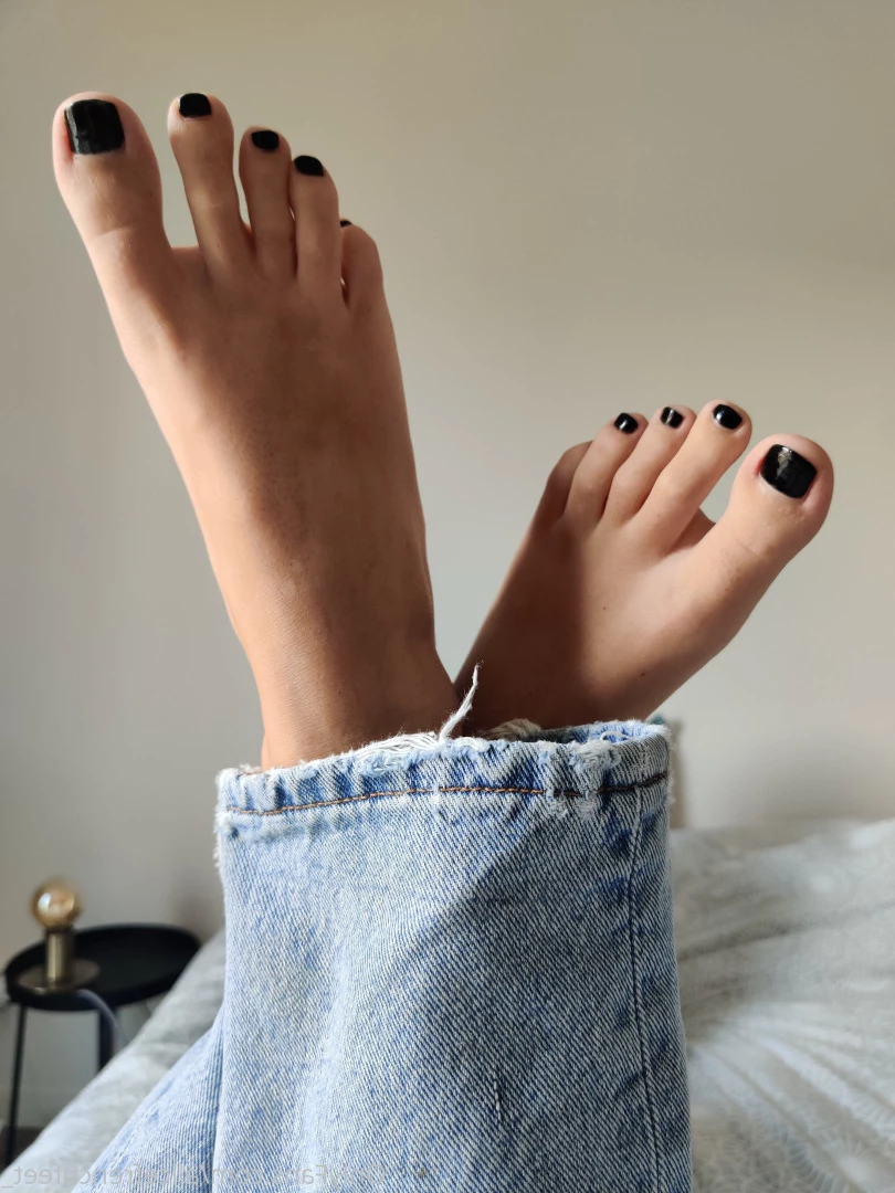 alicefrenchfeet [ alice.frenchfeet ] Onlyfans leaked photo 8827600 on Hotleaks.tv